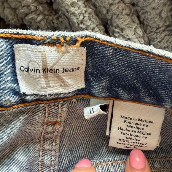 Calvin Klein Low Rider Button Fly Jean - Picture 5 of 6